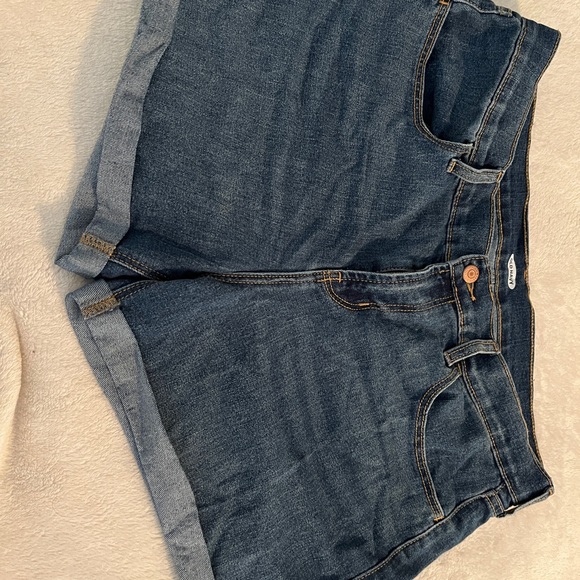 Like new old navy short shorts size 14 - Used 1x - Picture 5 of 5